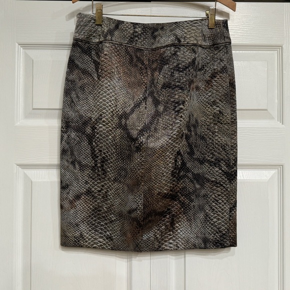 Worth Python print pencil skirt size 6 - Picture 7 of 9
